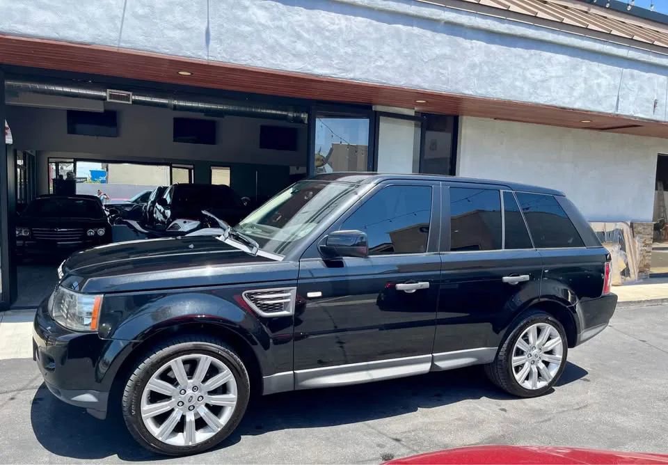 Used 2011 Land Rover Range Rover Sport HSE AWD/4WD image 1