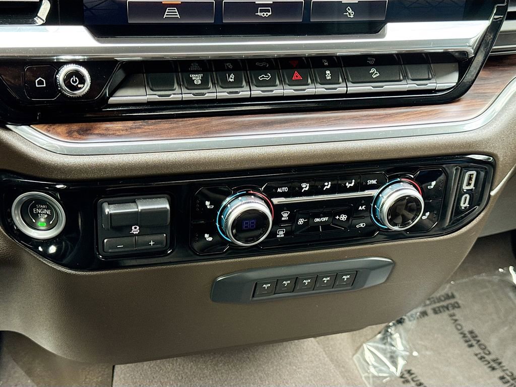 Used 2024 GMC Sierra 3500 SLT image 19