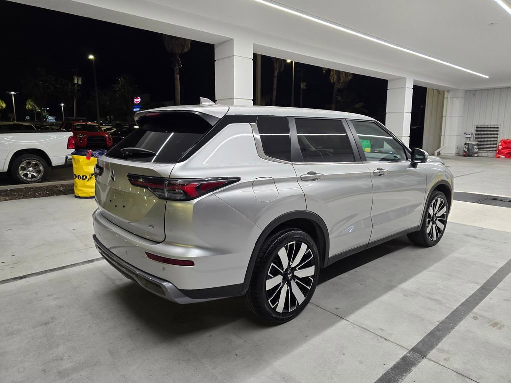 Used 2025 Mitsubishi Outlander SE FWD image 6