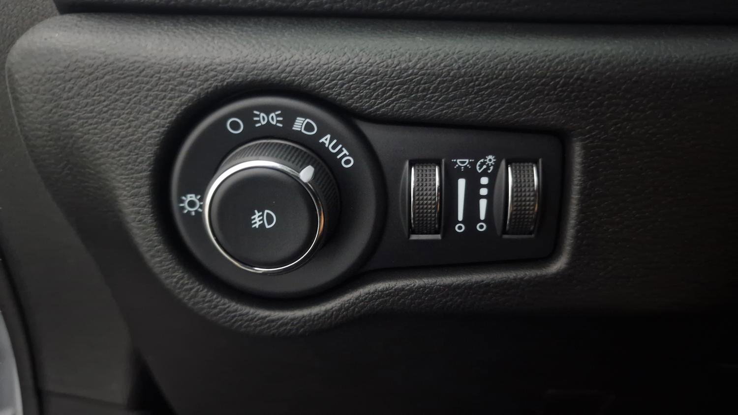 Used 2023 Chrysler Pacifica Pinnacle FWD image 22