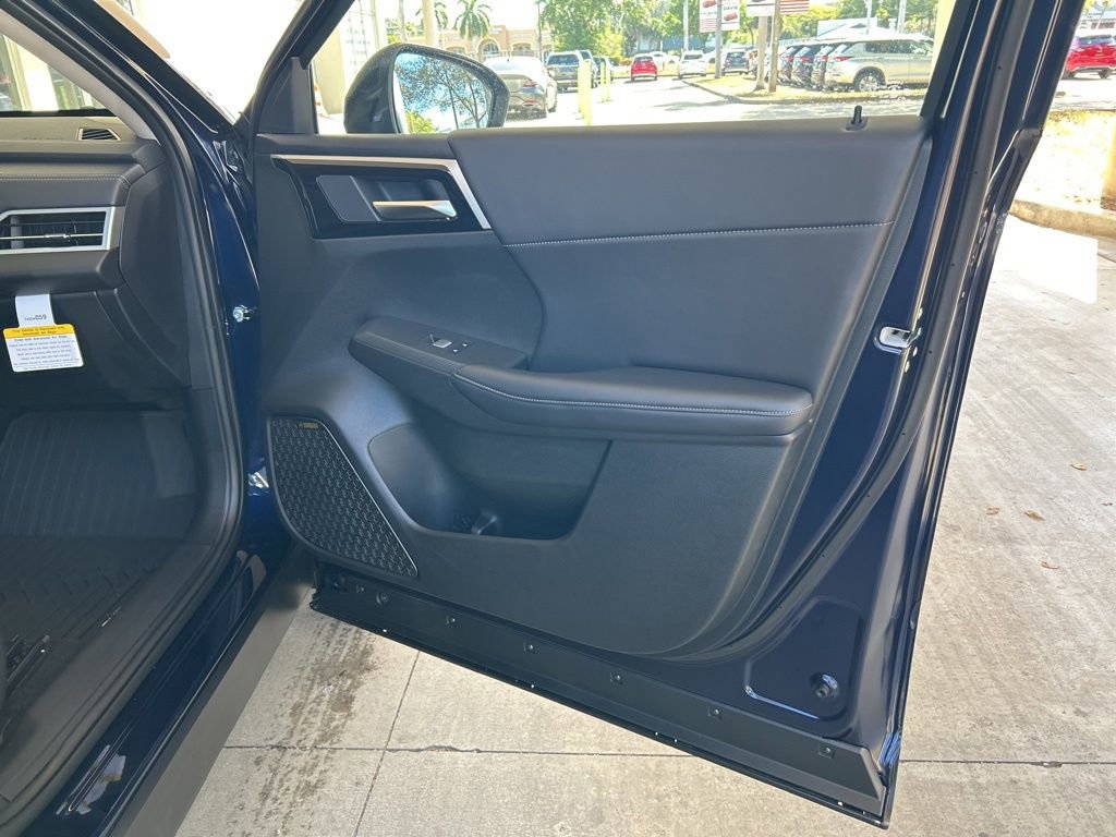 New 2025 Mitsubishi Outlander SE image 23