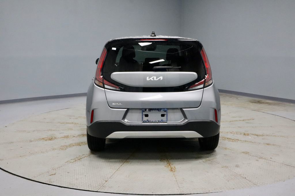 Used 2025 Kia Soul LX image 9