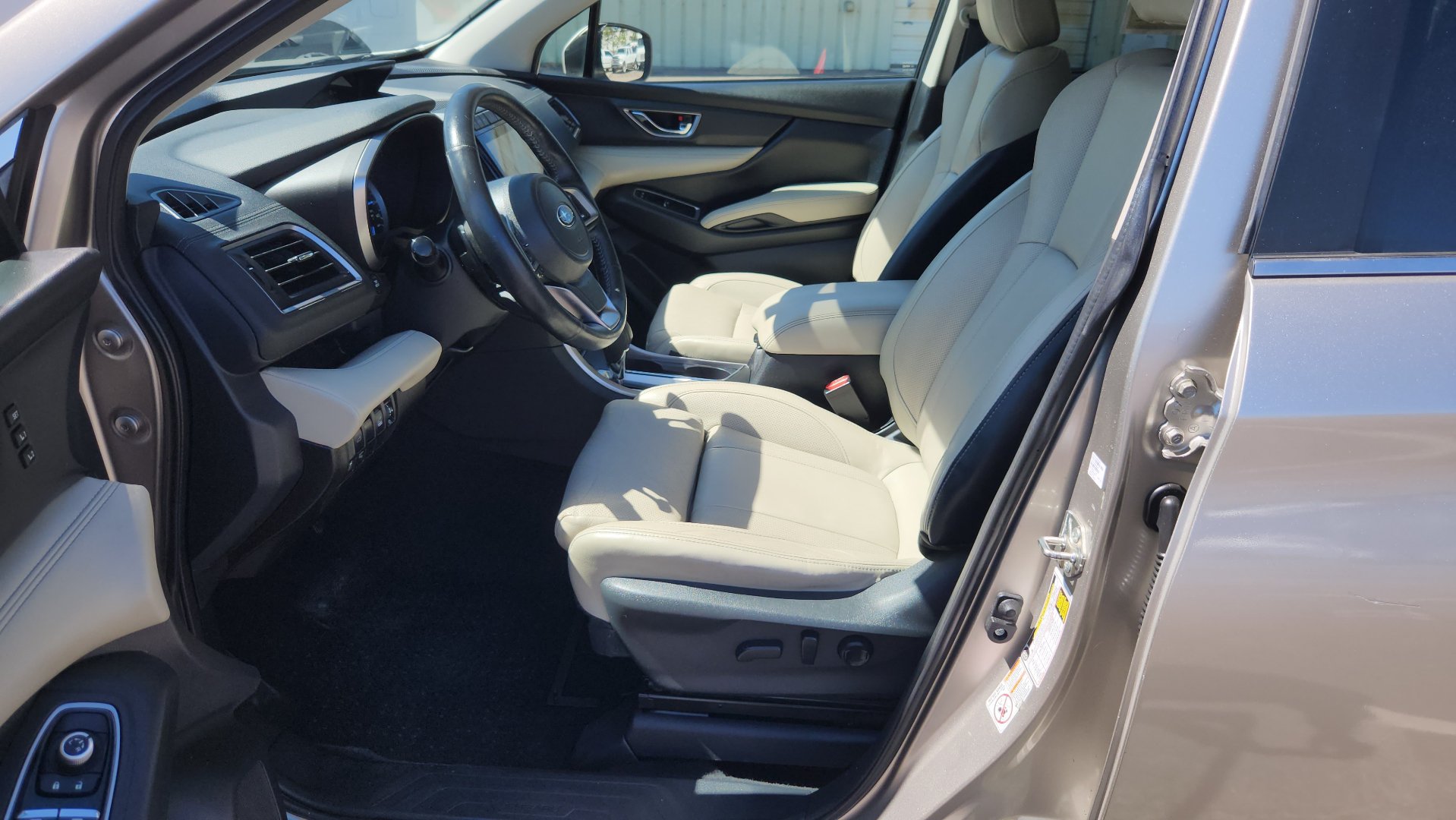 Used 2019 Subaru Ascent Limited AWD/4WD image 17