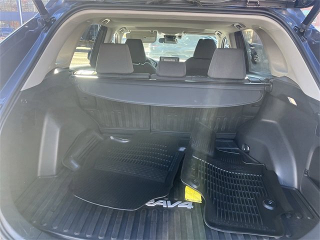 Used 2022 Toyota RAV4 XLE image 23