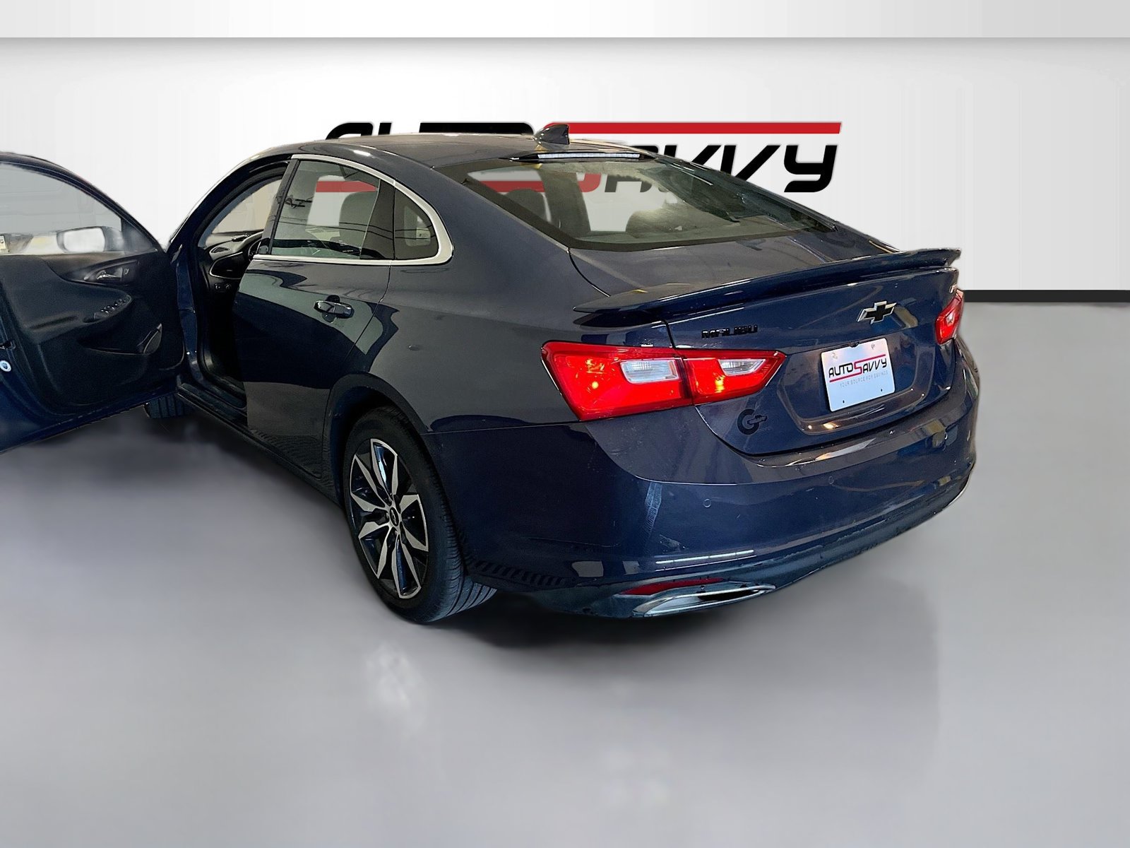 Used 2025 Chevrolet Malibu RS FWD image 5