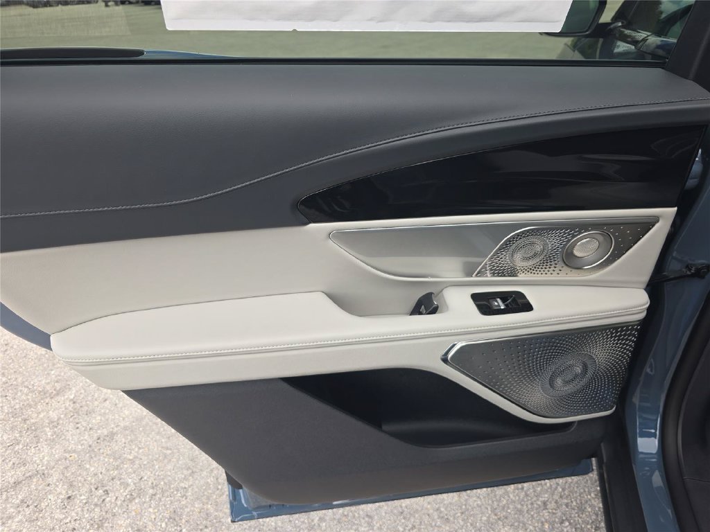 New 2026 Lincoln Nautilus Reserve AWD/4WD image 9