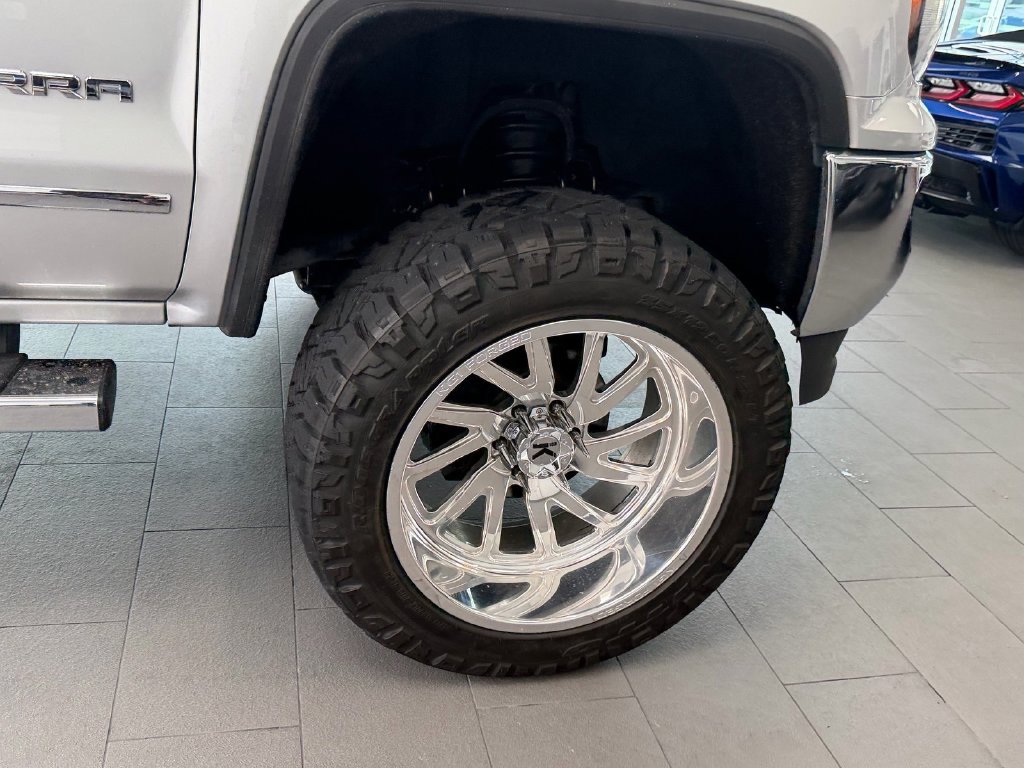 Used 2018 GMC Sierra 1500 SLT AWD/4WD image 9