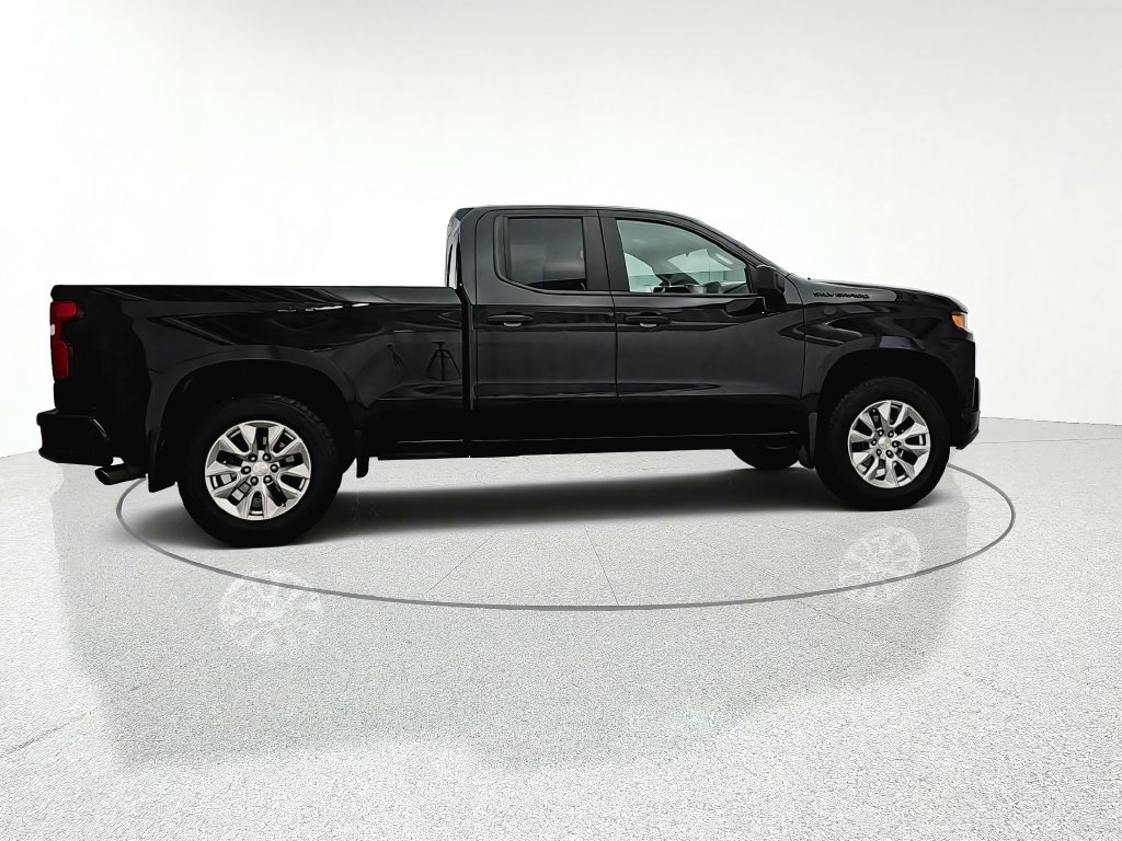 Used 2020 Chevrolet Silverado 1500 Custom w/ Custom Value Package AWD/4WD image 4