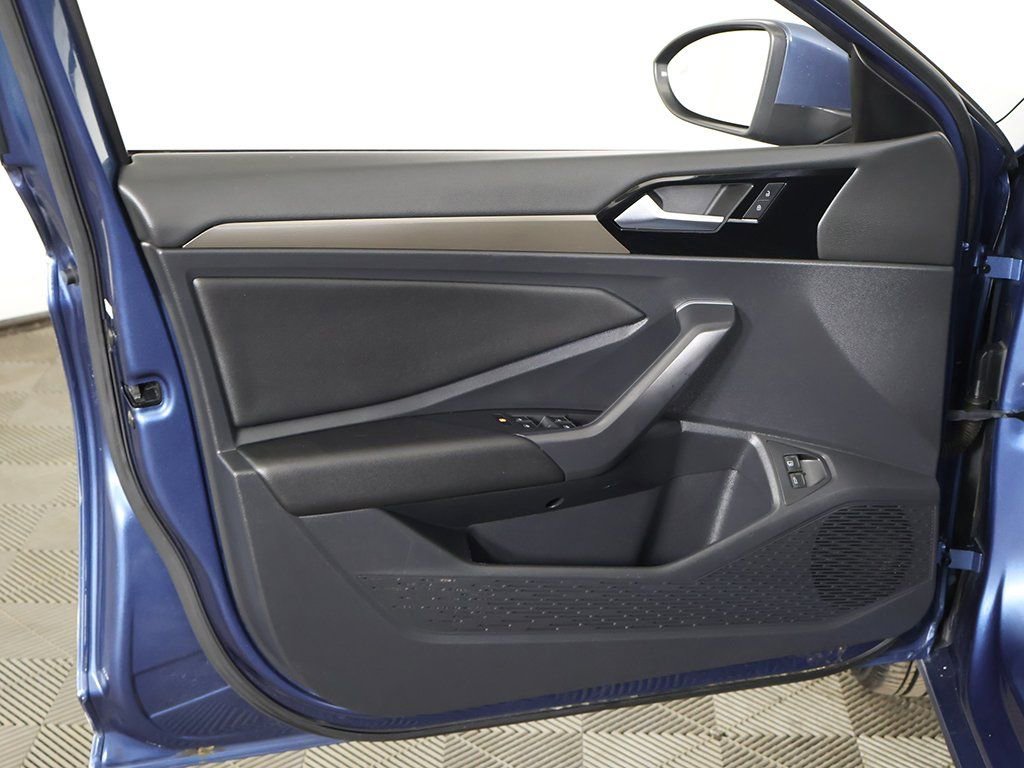 Used 2021 Volkswagen Jetta SEL Premium image 26