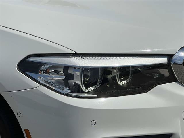 Used 2019 BMW 530i xDrive w/ M Sport Package AWD/4WD image 8