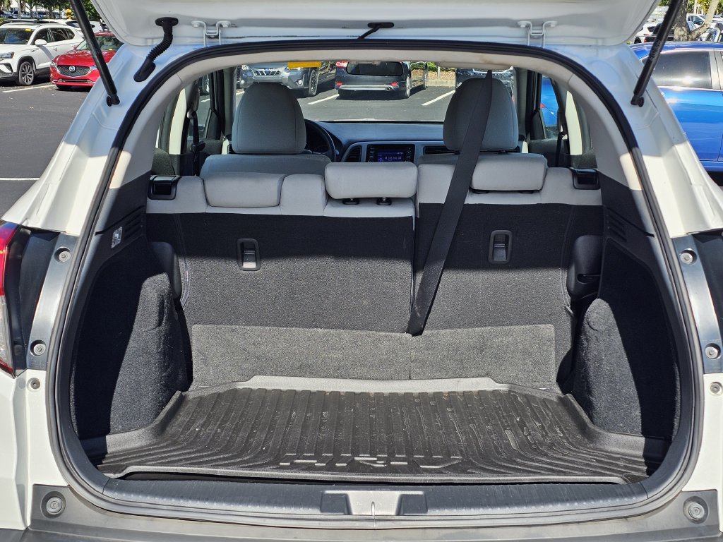 Used 2022 Honda HR-V LX image 9