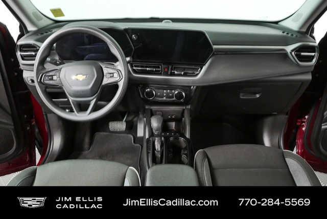 Used 2025 Chevrolet TrailBlazer LT AWD/4WD image 16