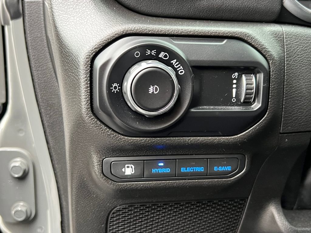 Used 2023 Jeep Wrangler Unlimited Sahara w/ Cold Weather Group image 26