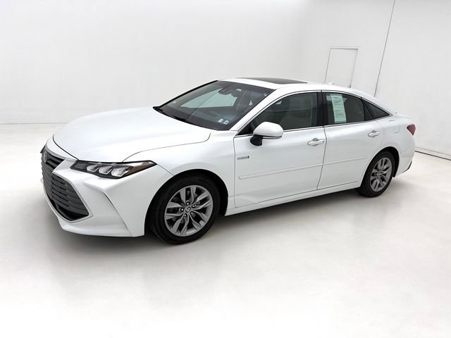 Used 2021 Toyota Avalon XLE w/ Moonroof Package image 5