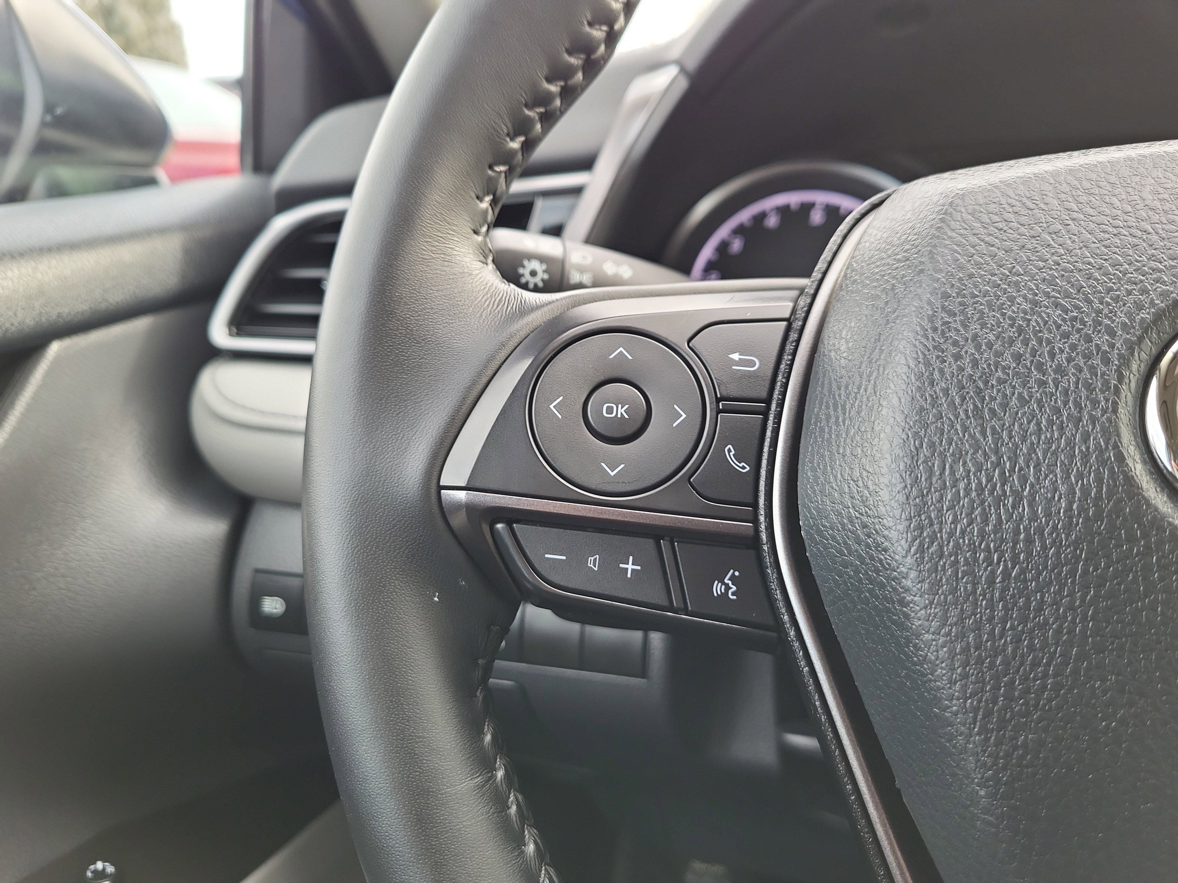 Used 2023 Toyota Camry SE w/ Audio Upgrade Package image 18