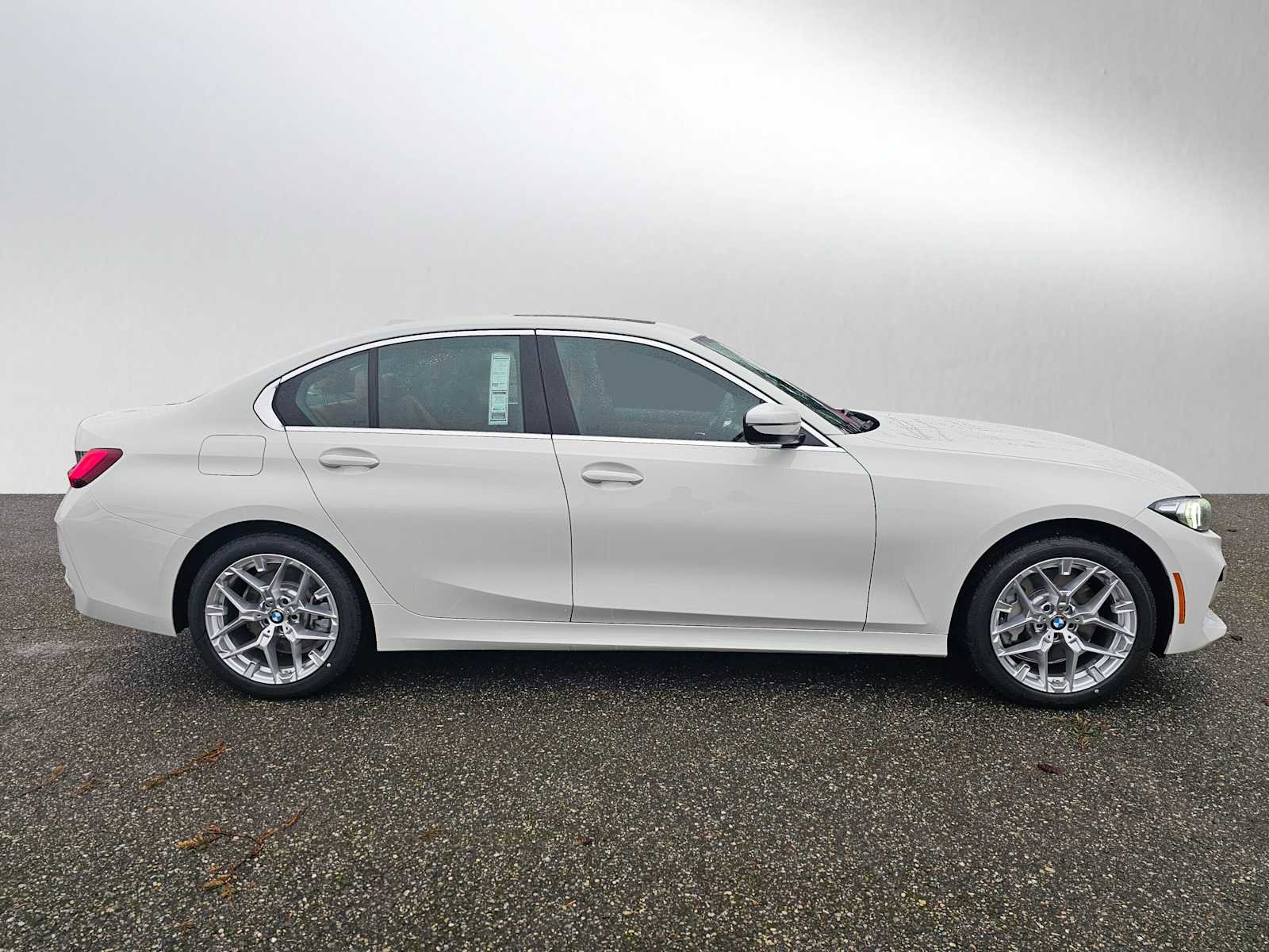 Used 2025 BMW 330i xDrive Sedan w/ Premium Package image 6