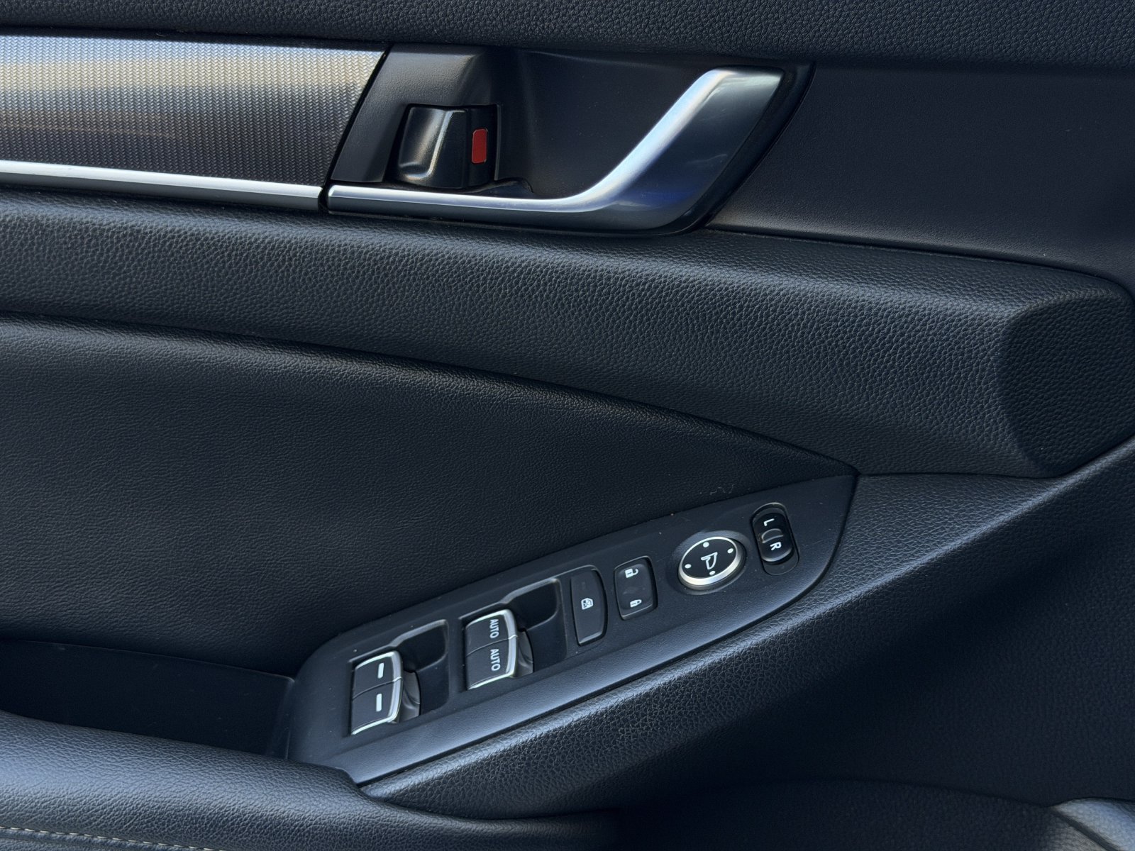 Used 2020 Honda Accord Sport image 25