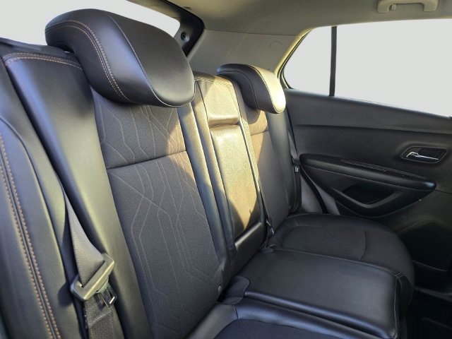 Used 2022 Chevrolet Trax LT AWD/4WD image 12