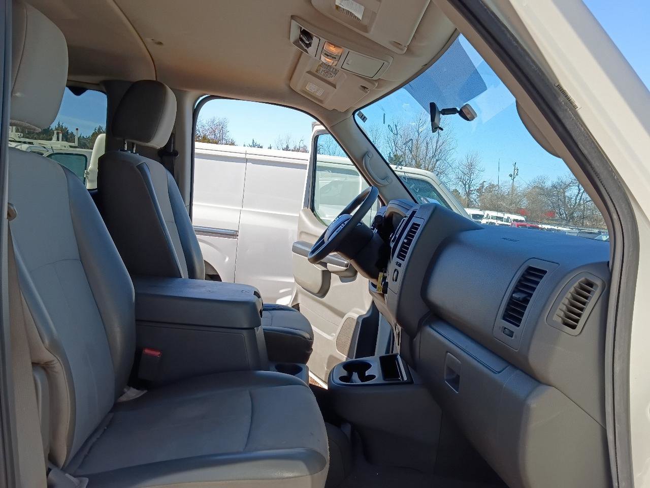 Used 2016 Nissan NV 3500 SV w/ SV Technology Package image 14