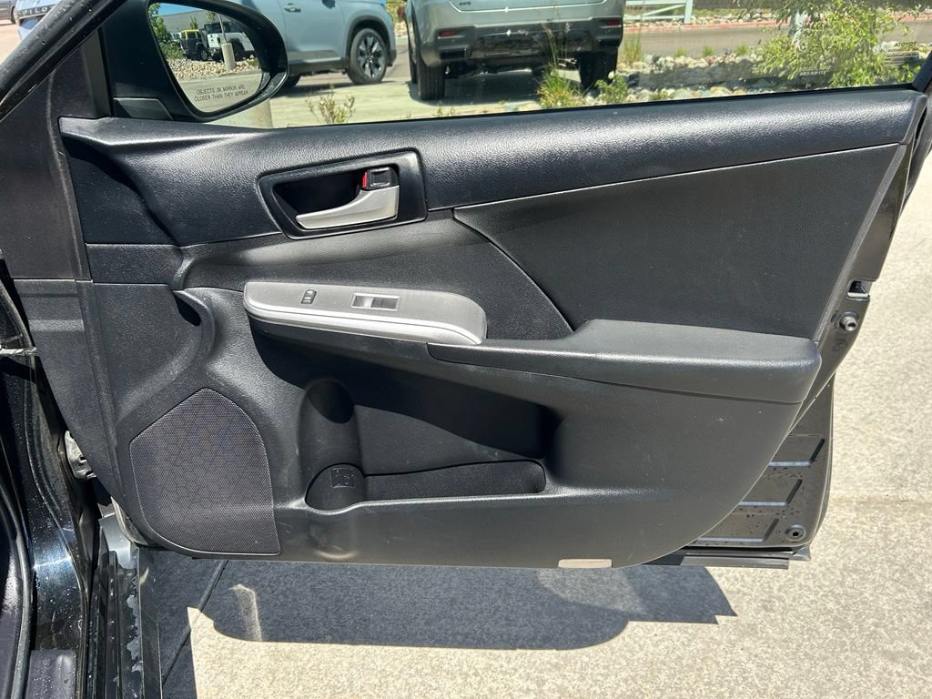 Used 2012 Toyota Camry SE w/ Leather Pkg FWD image 31
