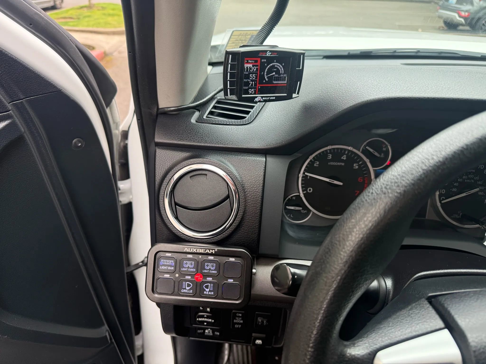 Used 2017 Toyota Tundra SR5 image 15