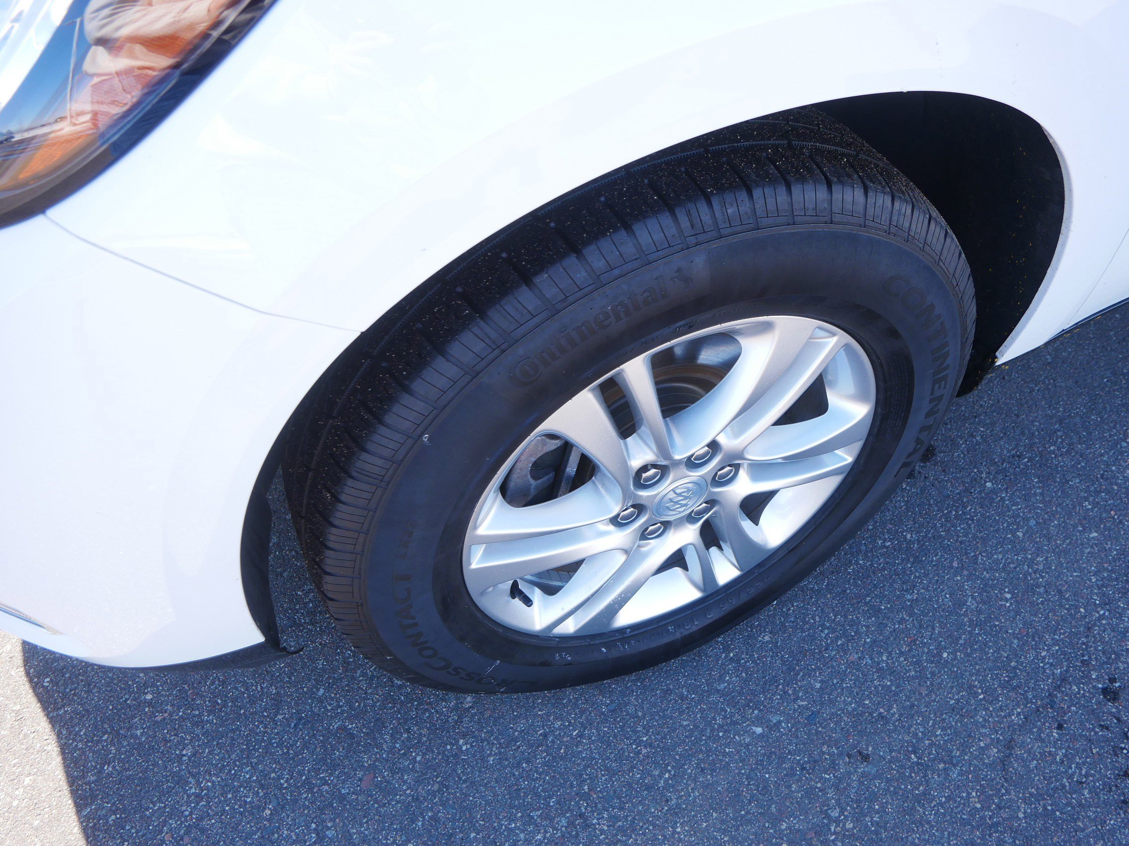 Used 2018 Buick Enclave Essence image 16