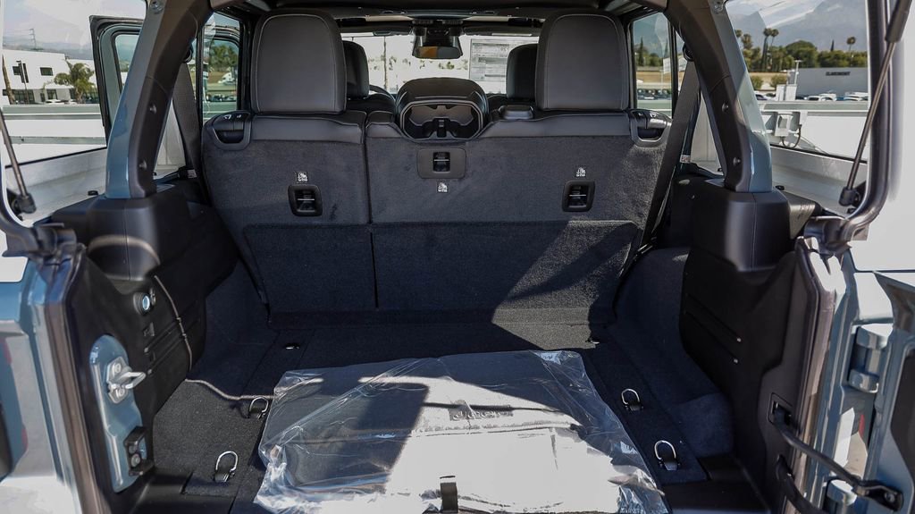 New 2026 Jeep Wrangler Unlimited Rubicon w/ Whitecap Package image 30