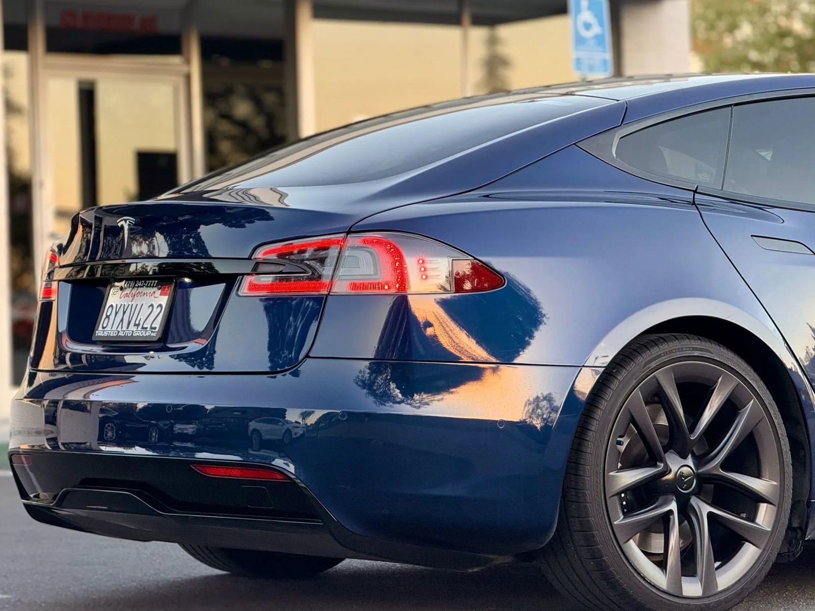 Used 2021 Tesla Model S Long Range image 9