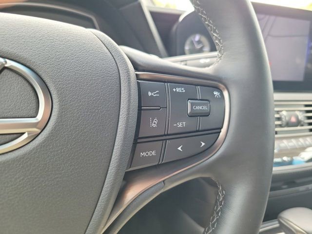 Used 2021 Lexus LS 500 AWD w/ Accessory Package (Z1) image 24