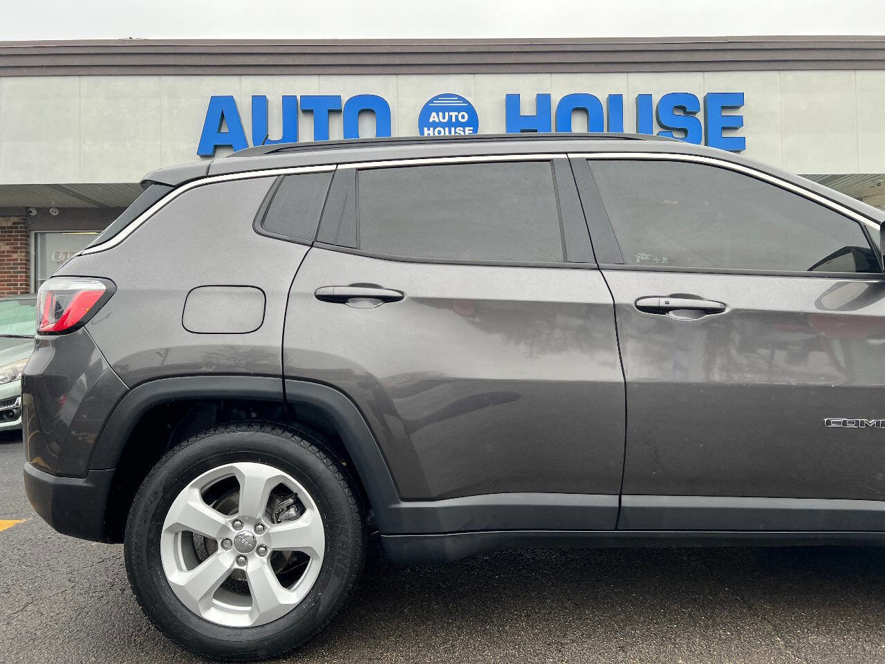 Used 2019 Jeep Compass Latitude w/ Popular Equipment Group image 37