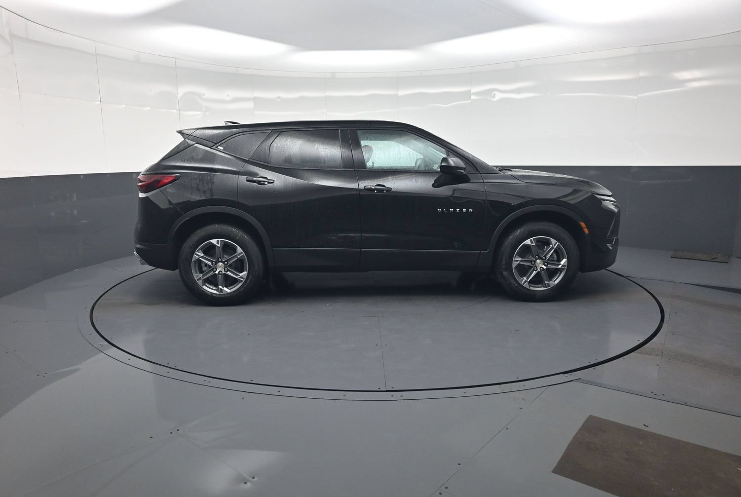 New 2026 Chevrolet Blazer LT AWD/4WD image 2