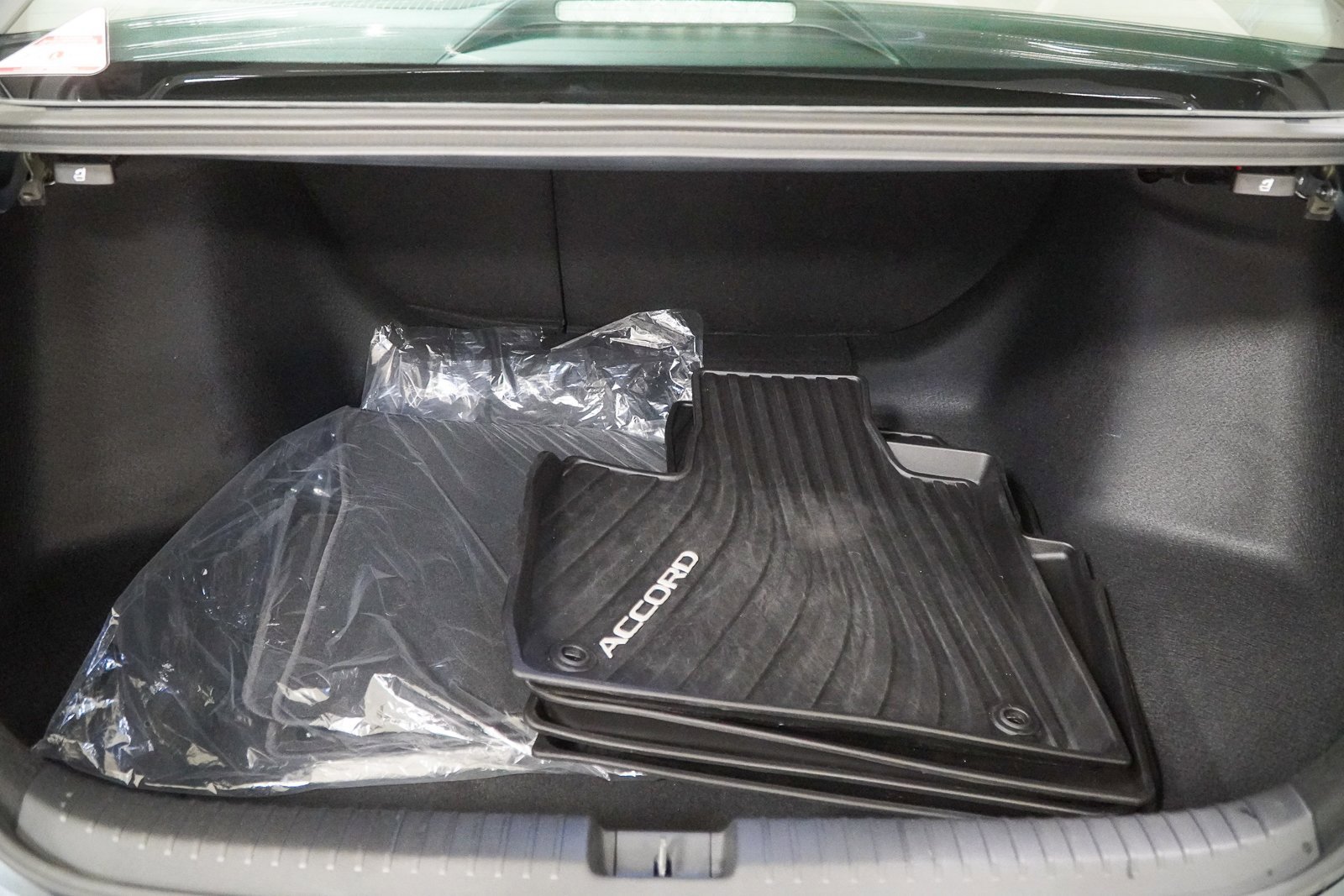 Certified 2025 Honda Accord SE image 8