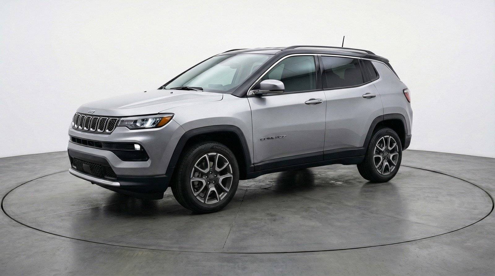 Used 2025 Jeep Compass Trailhawk image 3