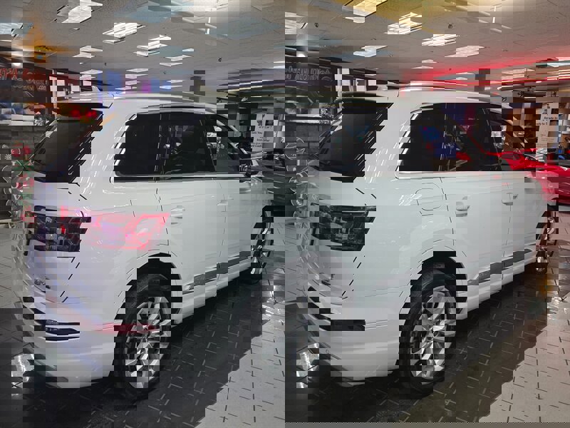 Used 2017 Audi Q7 3.0T Premium Plus w/ Premium Plus Package image 6