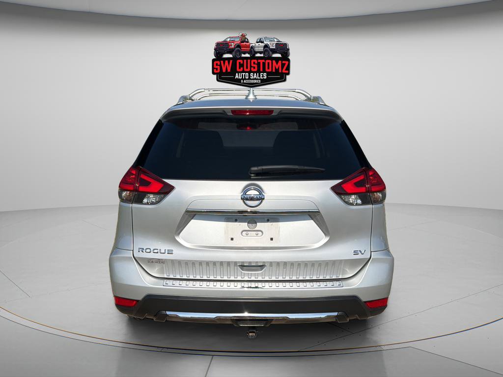 Used 2017 Nissan Rogue SV FWD image 6