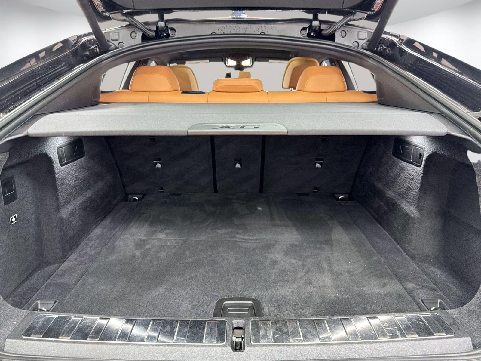 Certified 2024 BMW X6 xDrive40i w/ Executive Package image 32