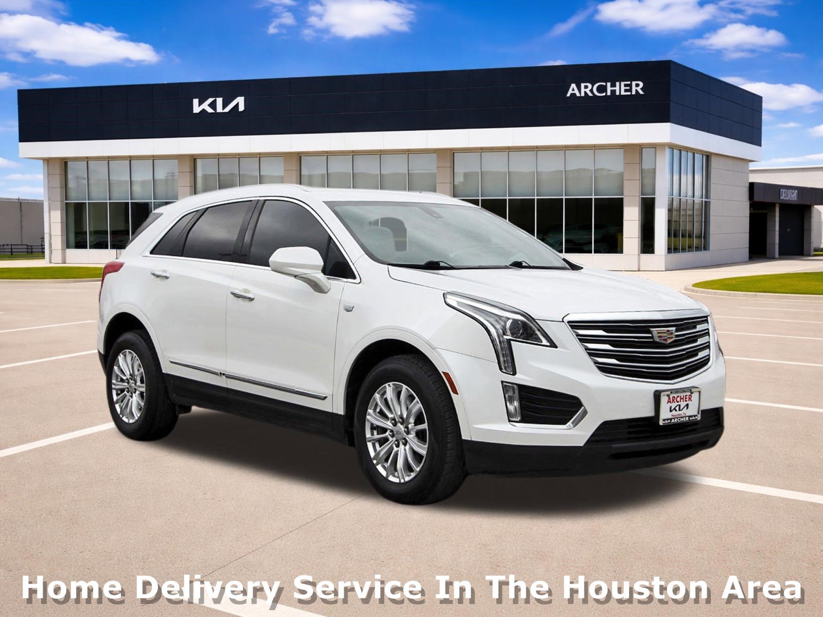 Used 2019 Cadillac XT5 FWD image 1