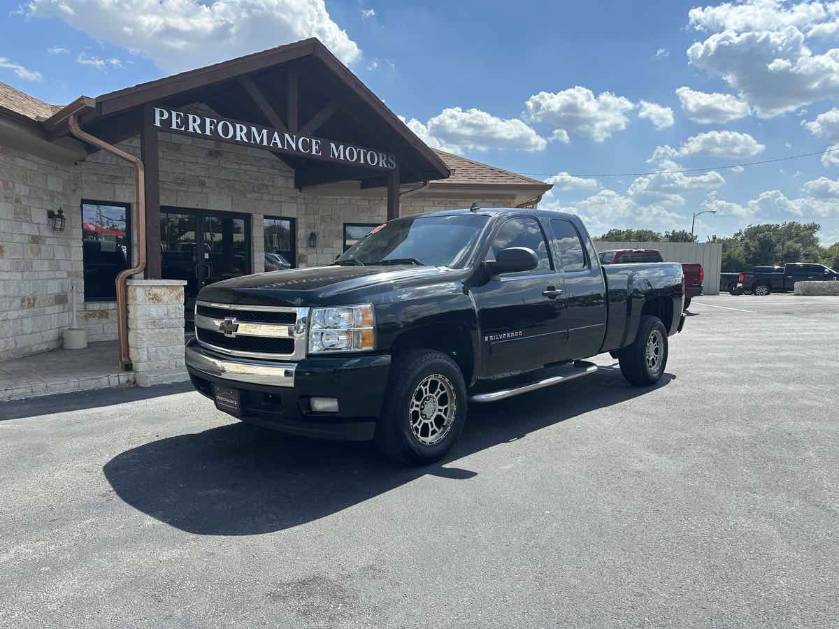 Used 2008 Chevrolet Silverado 1500 LT w/ 2LT Convenience Package