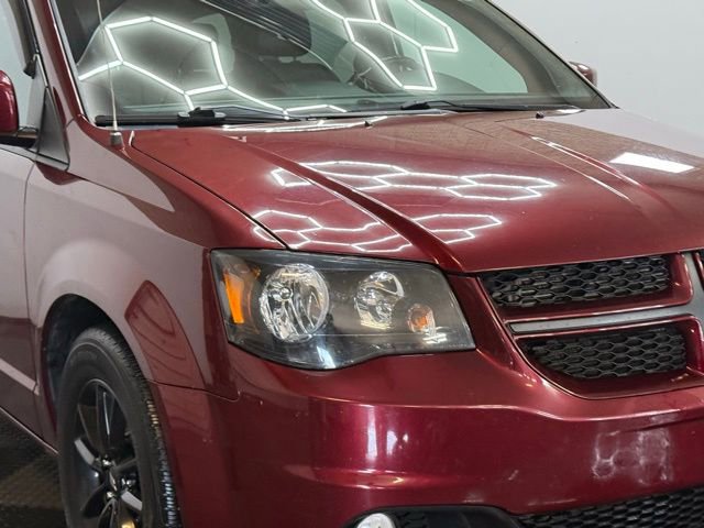 Used 2019 Dodge Grand Caravan GT image 2