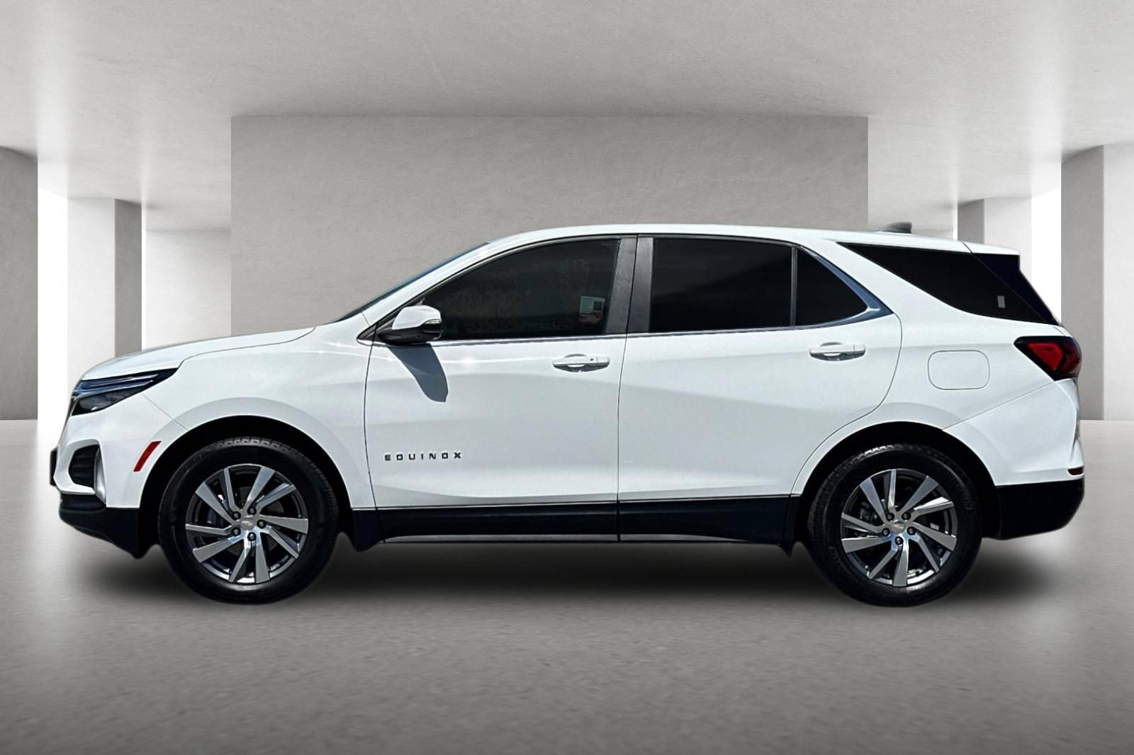 Used 2023 Chevrolet Equinox LT FWD image 12