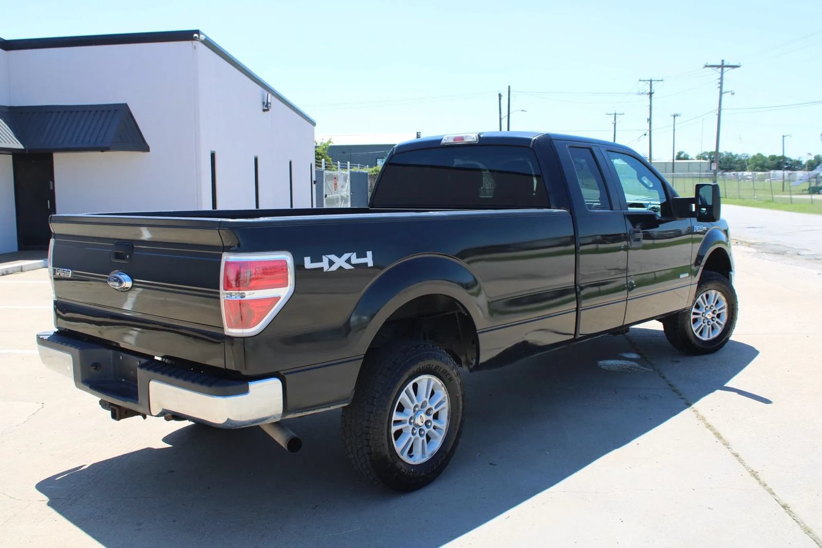 Used 2011 Ford F150 XLT AWD/4WD image 4