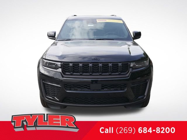 New 2026 Jeep Grand Cherokee Altitude AWD/4WD image 2