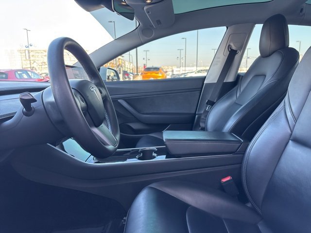 Used 2020 Tesla Model 3 Standard Range image 22