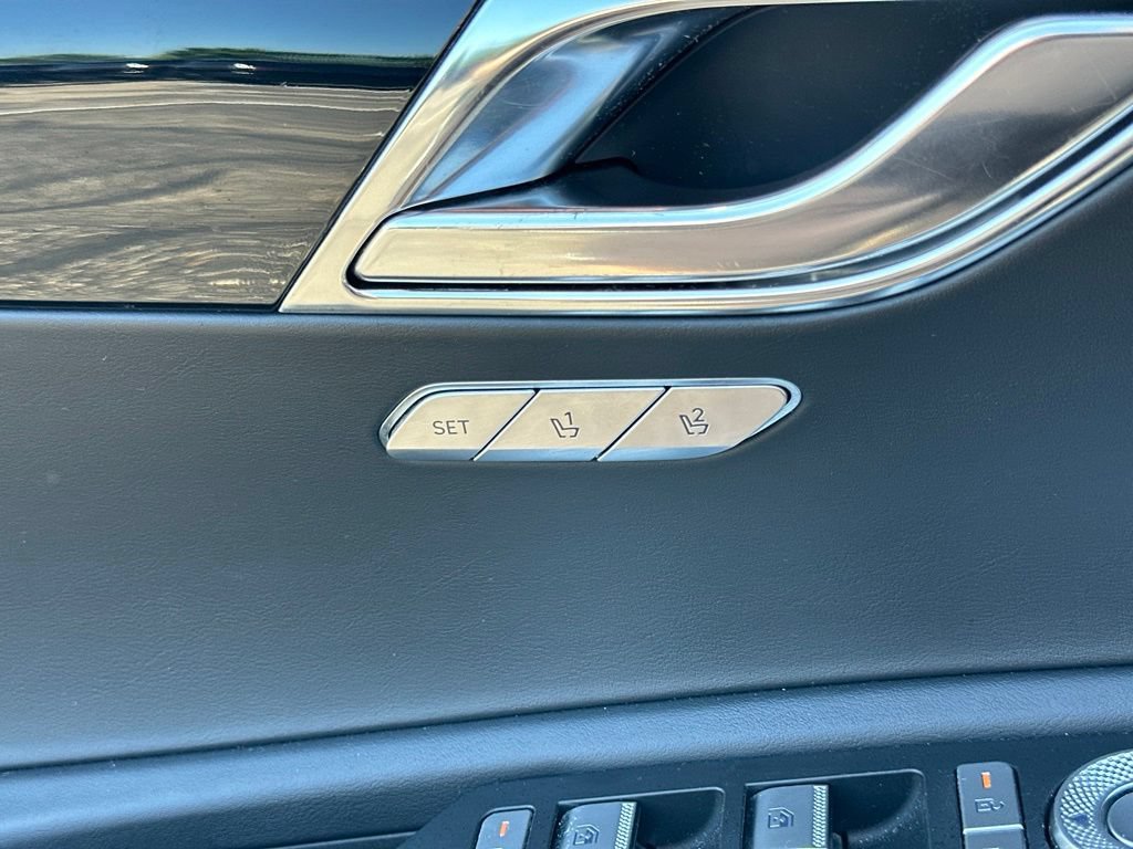 Used 2025 Genesis GV80 2.5T Standard AWD/4WD image 39