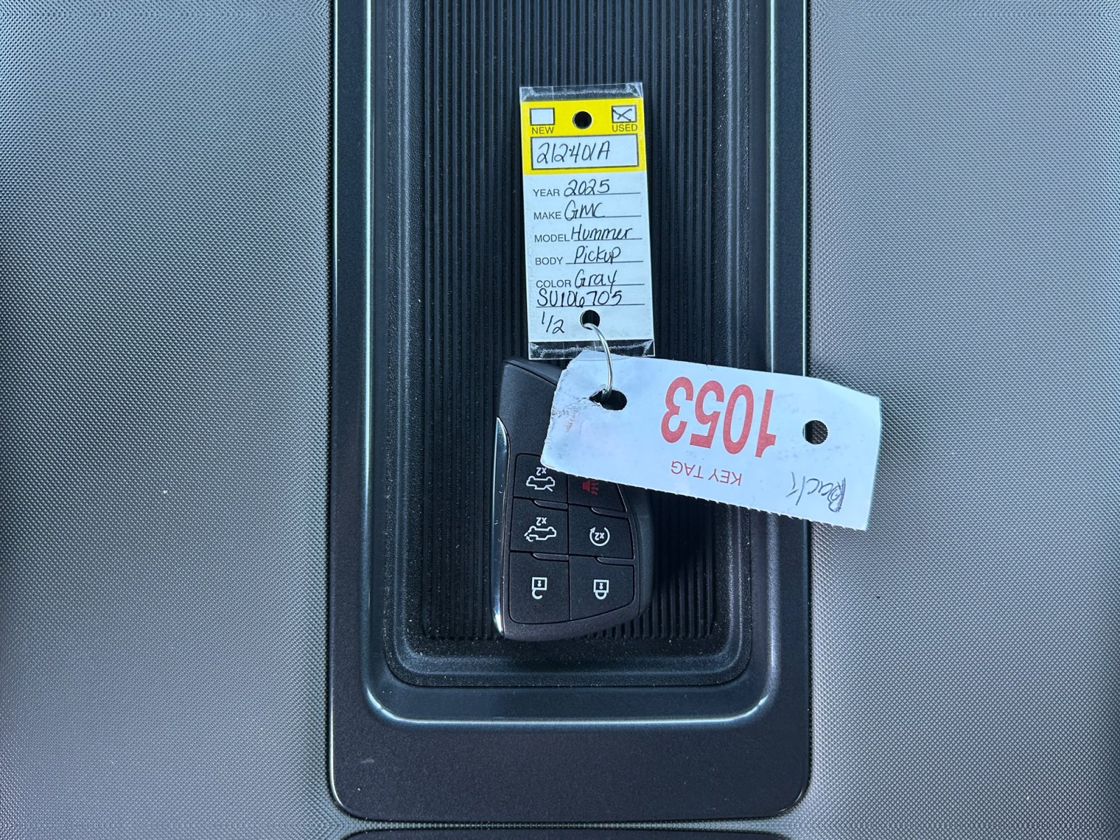 Used 2025 GMC Hummer EV 2X w/ LPO, Sport Package image 31