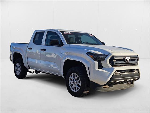 Used 2025 Toyota Tacoma SR image 3