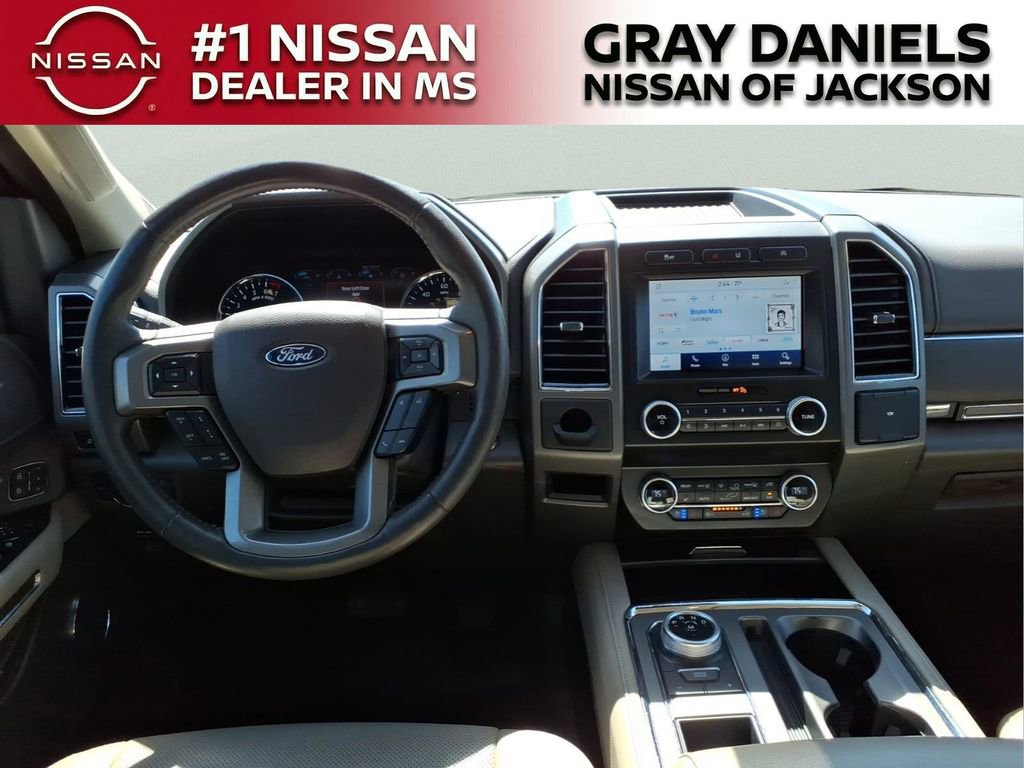 Used 2021 Ford Expedition XLT image 11