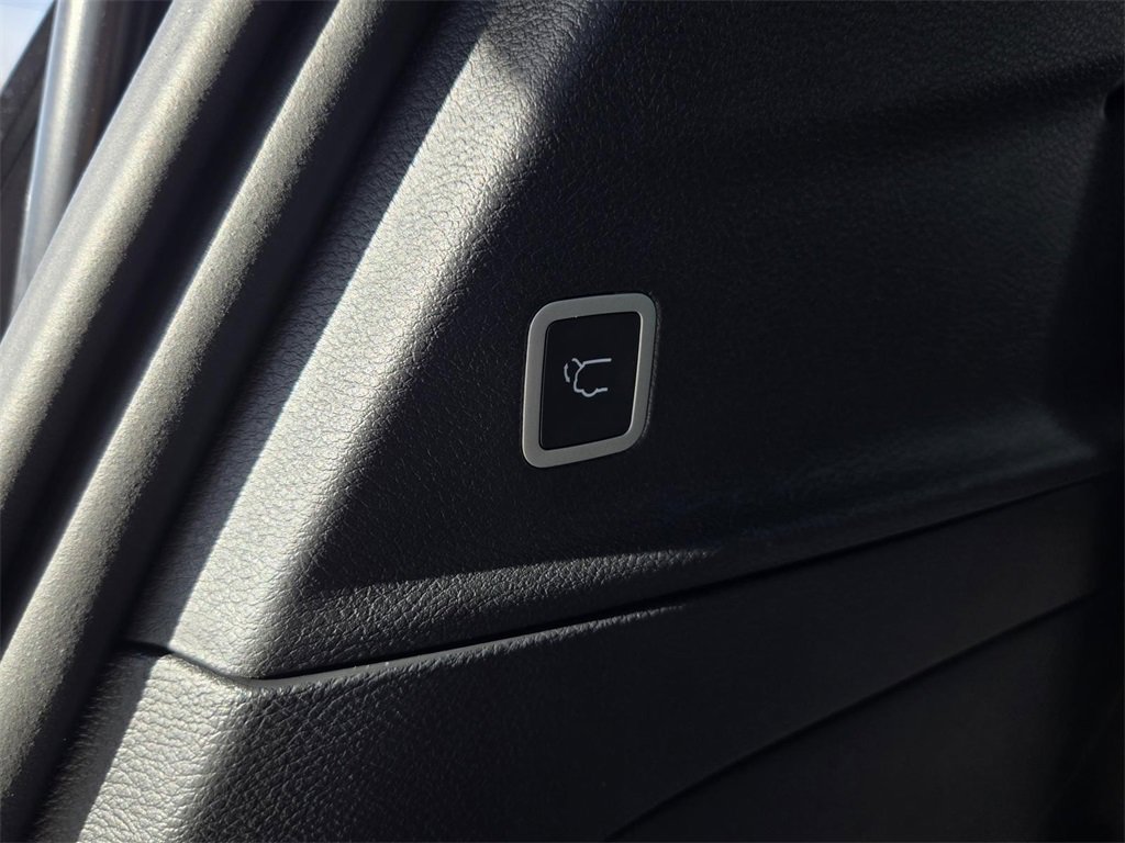 New 2026 Chrysler Pacifica Limited w/ S Appearance Package image 11