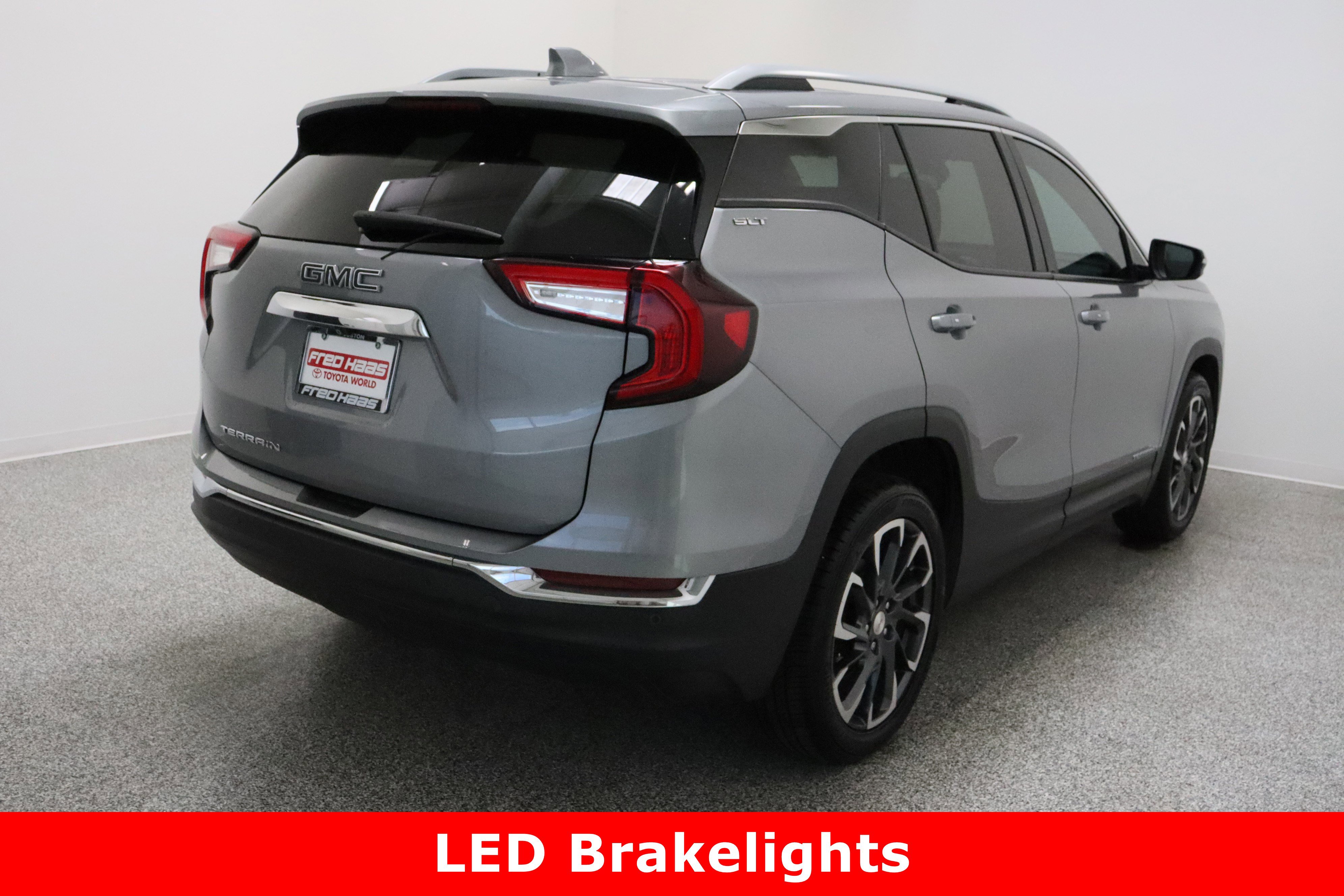 Used 2023 GMC Terrain SLT image 7