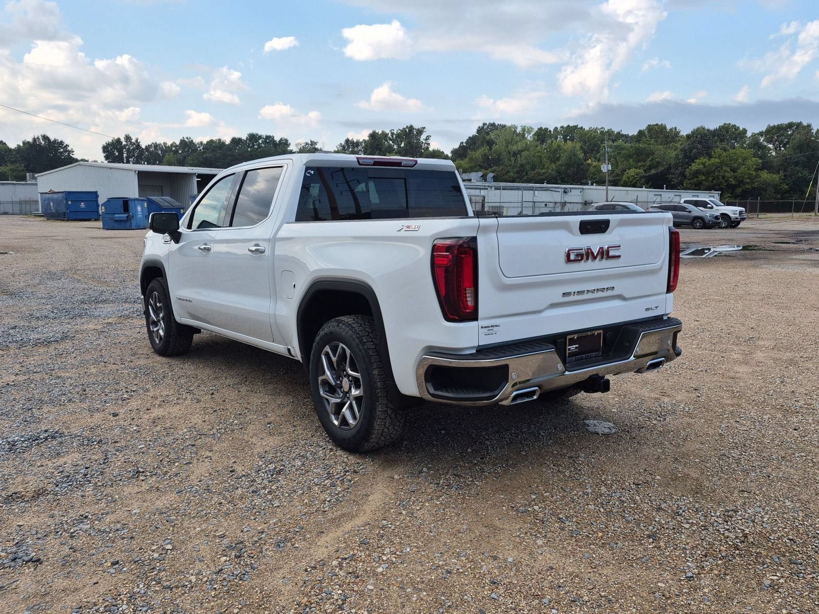 New 2026 GMC Sierra 1500 SLT AWD/4WD image 3